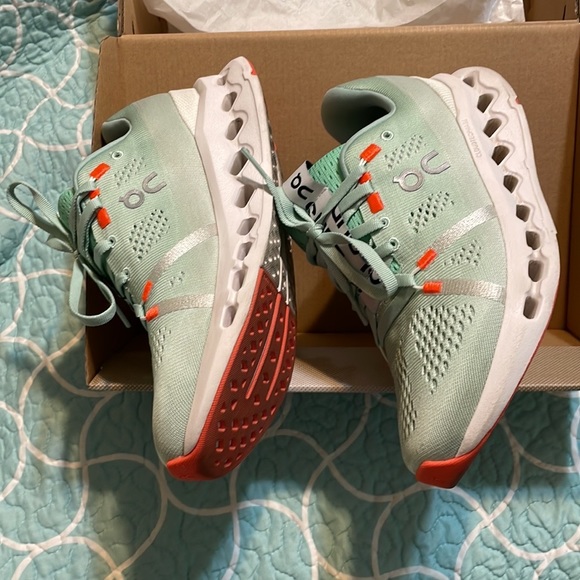 ON Running Cloudsurfer Women's 6.5 Creek White - Picture 5 of 9